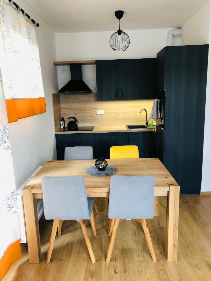 Apartman Kasperky Kasperske Hory Exteriör bild